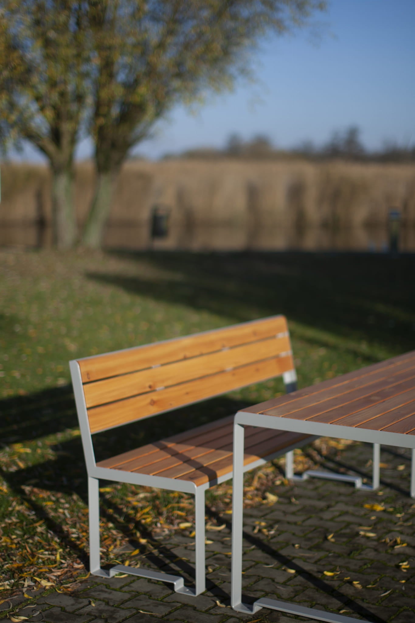 Stable Outdoor Table 150 cm 4-6 Seats