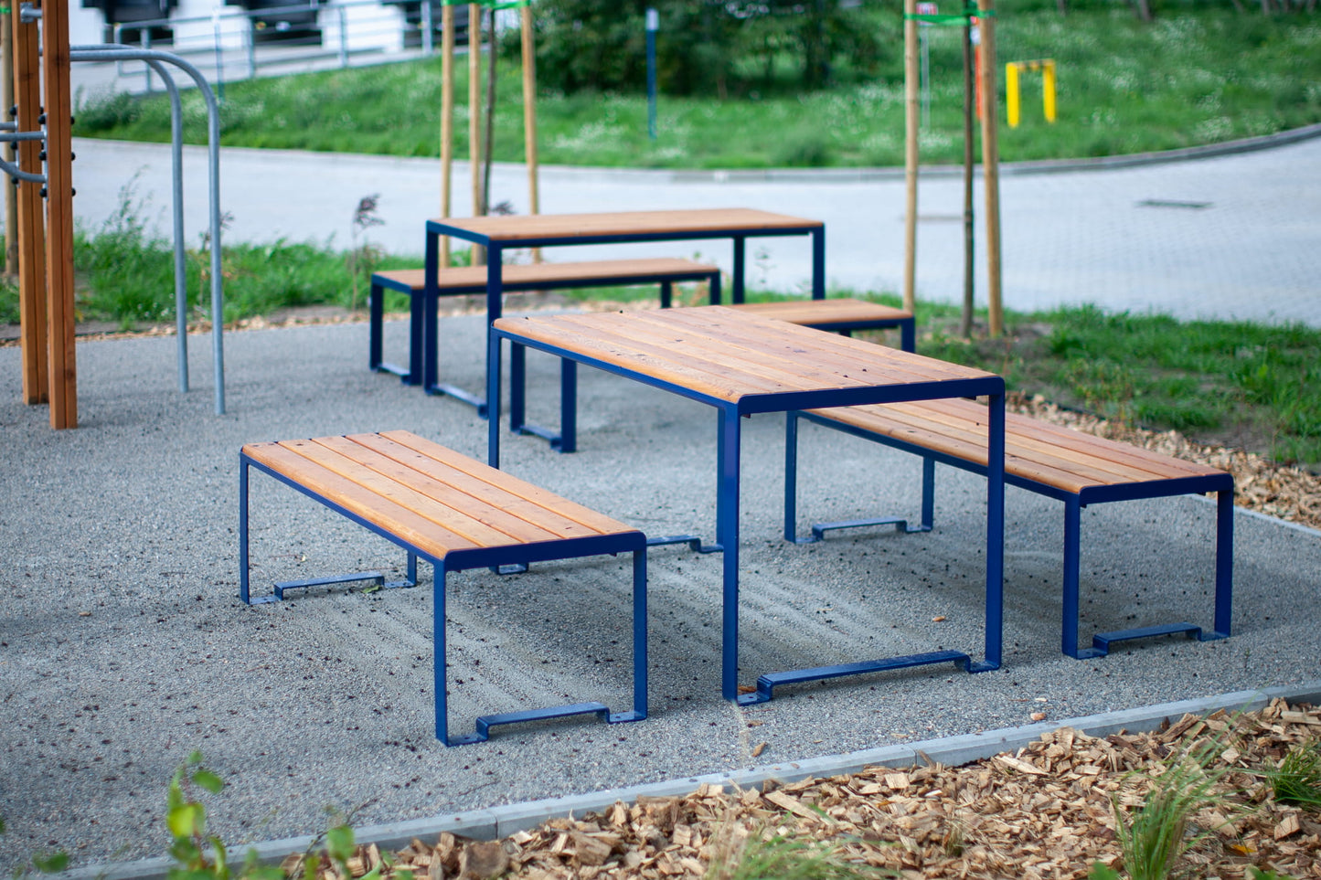 Stable Outdoor Table 150 cm 4-6 Seats